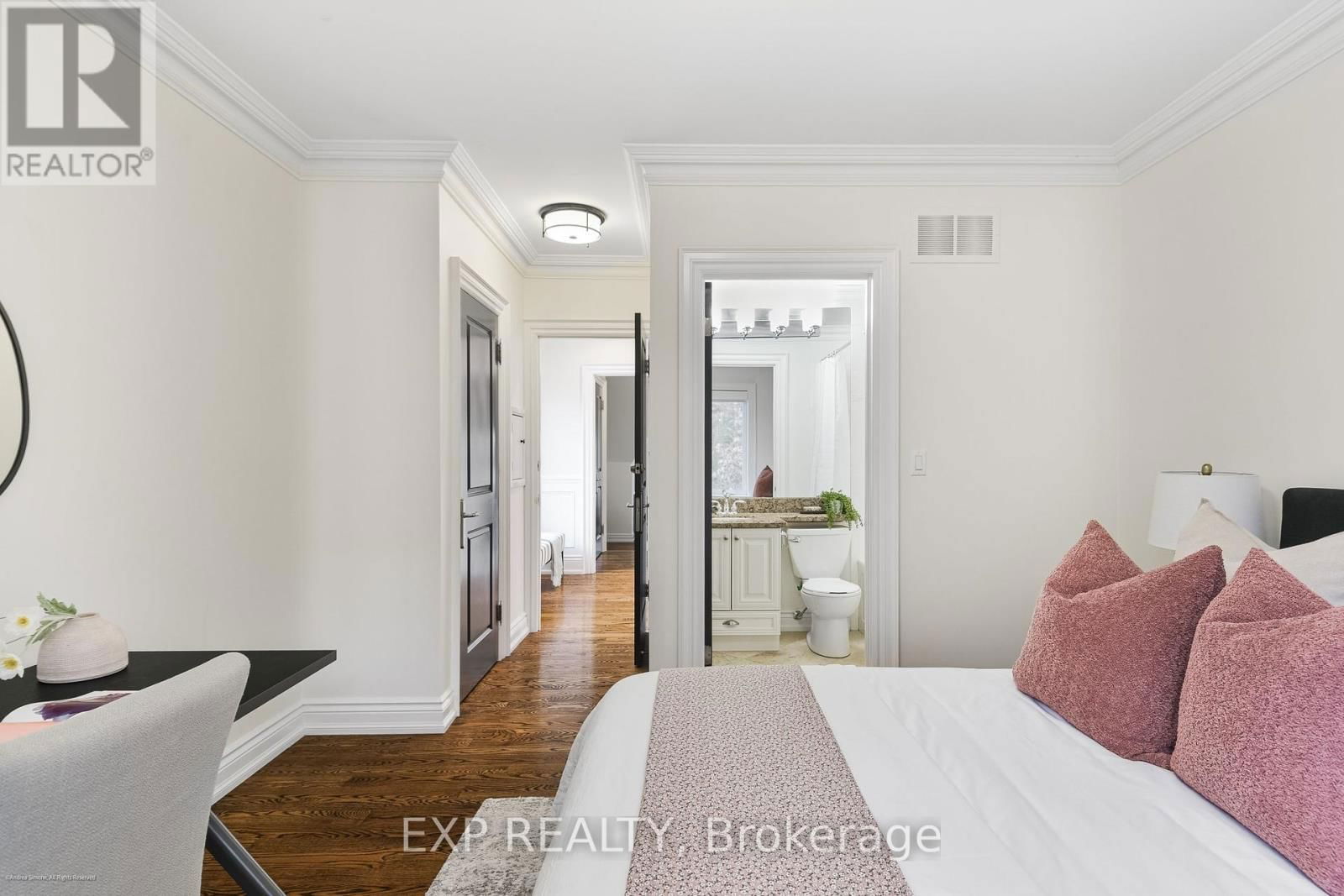 40 HILLDOWNTREE ROAD Image 38