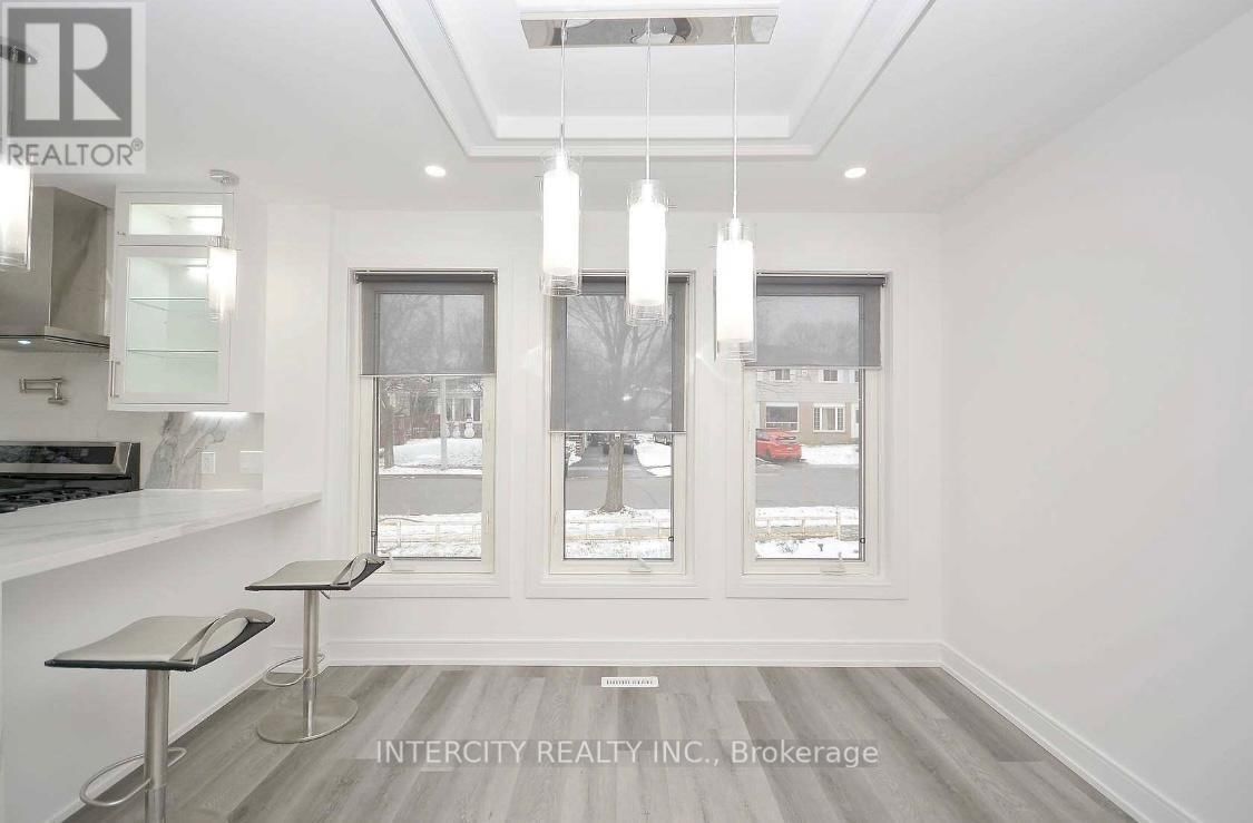 288 ARCHDEKIN DRIVE Image 12
