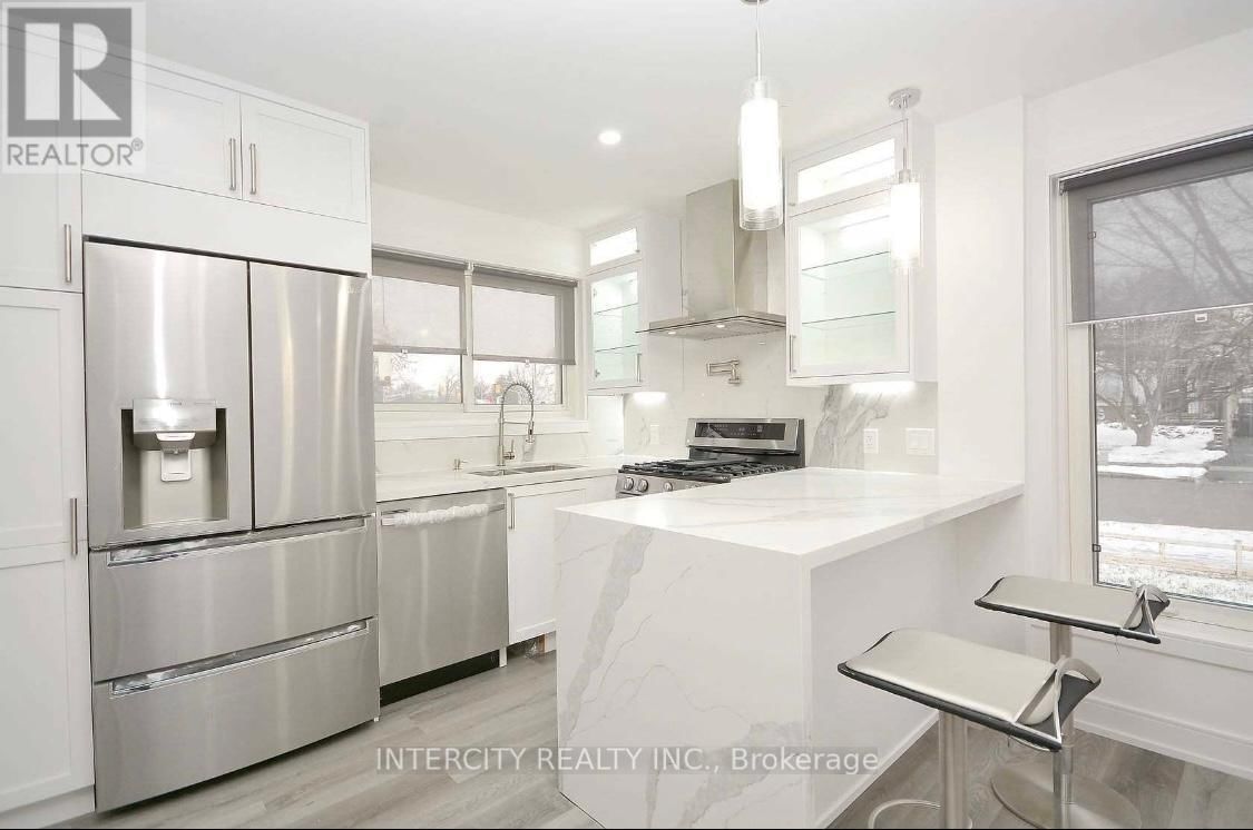 288 ARCHDEKIN DRIVE Image 14
