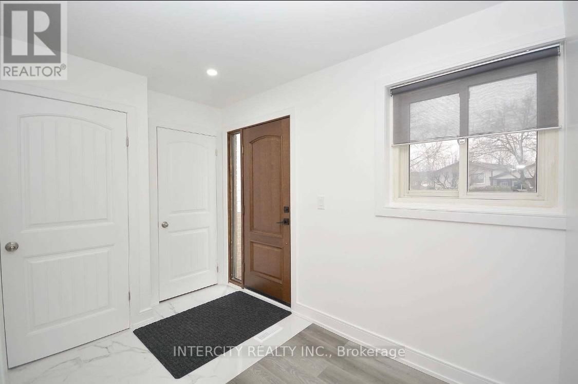 288 ARCHDEKIN DRIVE Image 3