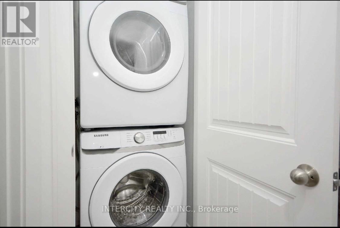 288 ARCHDEKIN DRIVE Image 4