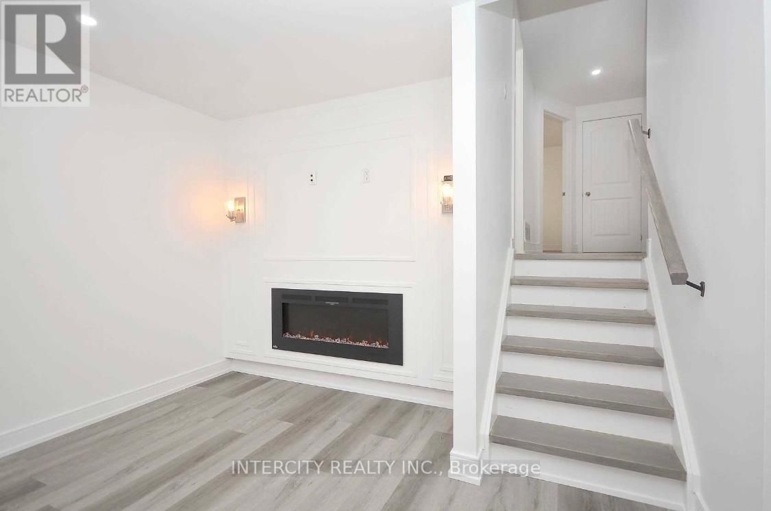 288 ARCHDEKIN DRIVE Image 8
