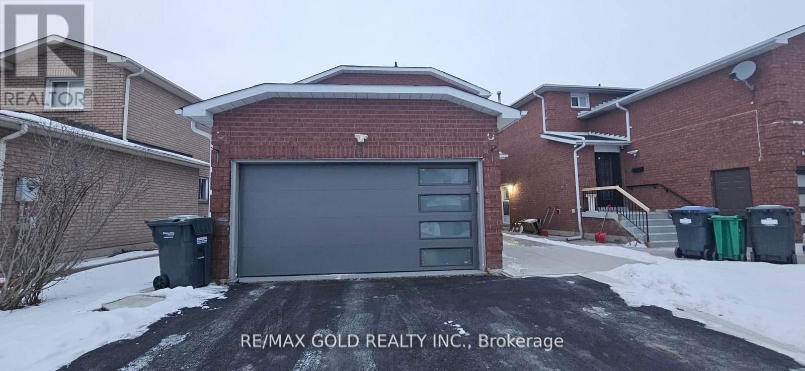 (UPPER) - 15 VALONIA DRIVE Image 1