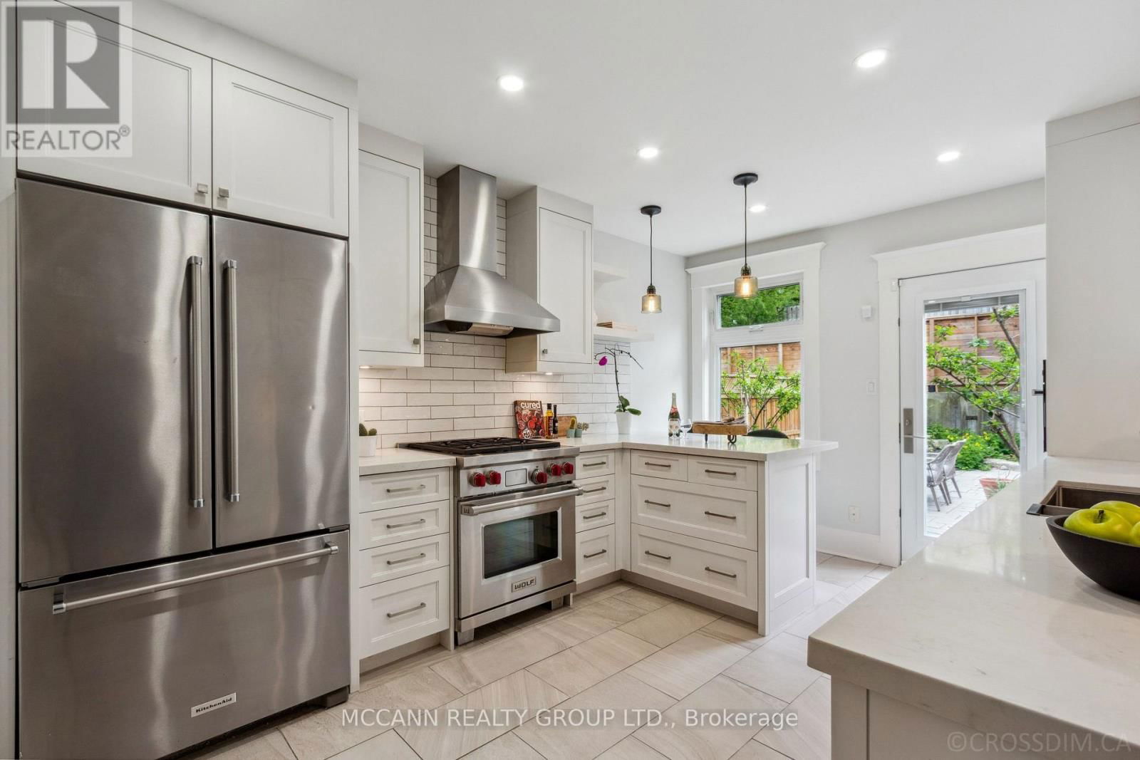 61 HILLSVIEW AVENUE Image 19