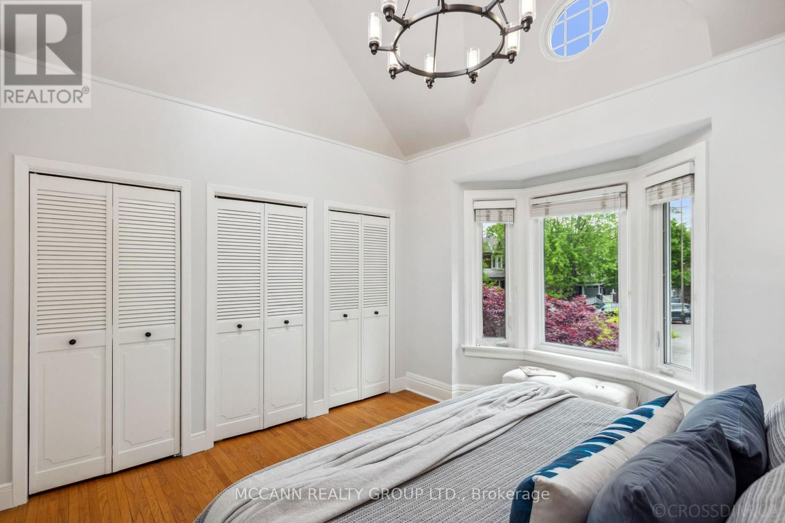 61 HILLSVIEW AVENUE Image 24