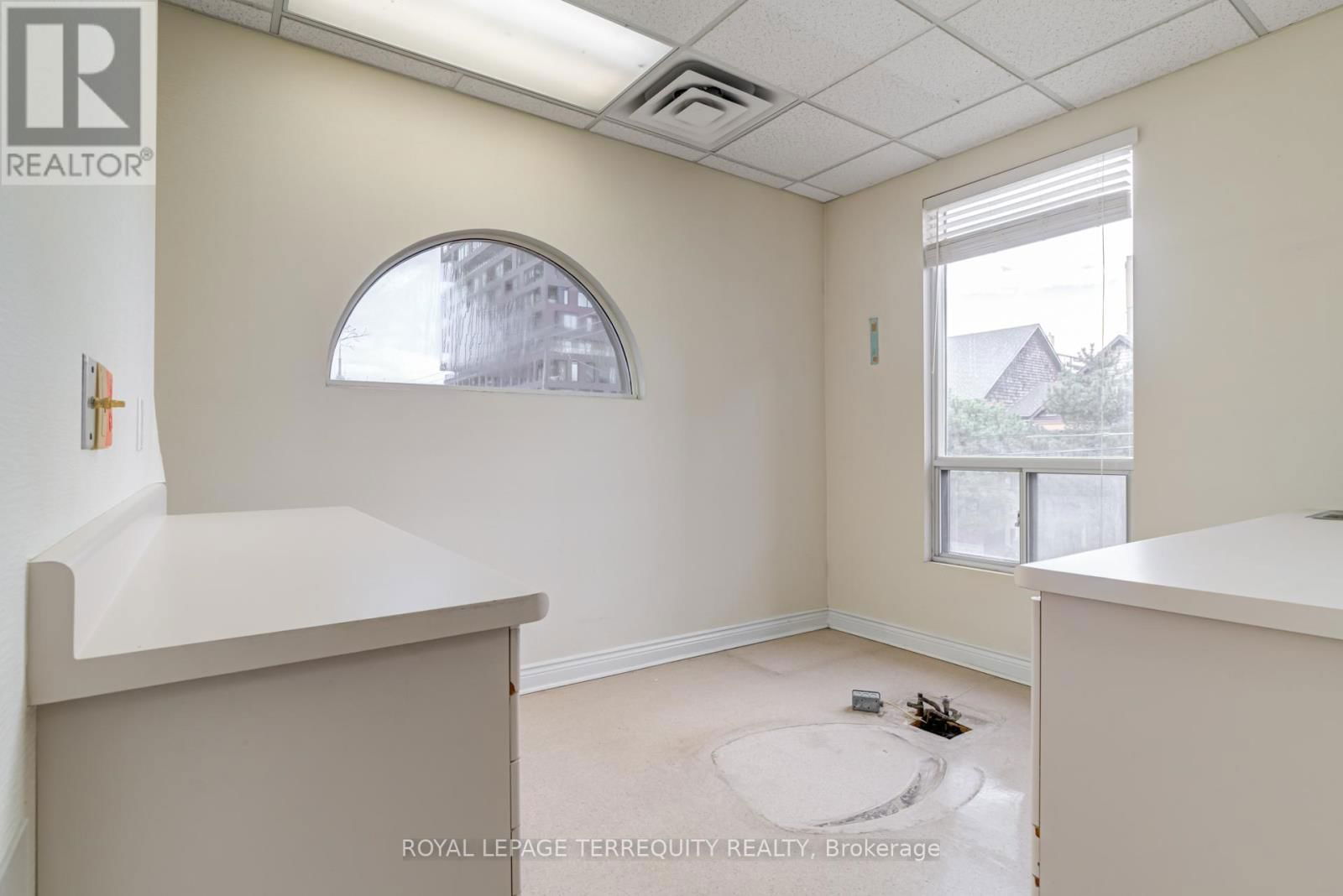 2ND FLR - 1244 KING STREET WEST Image 19