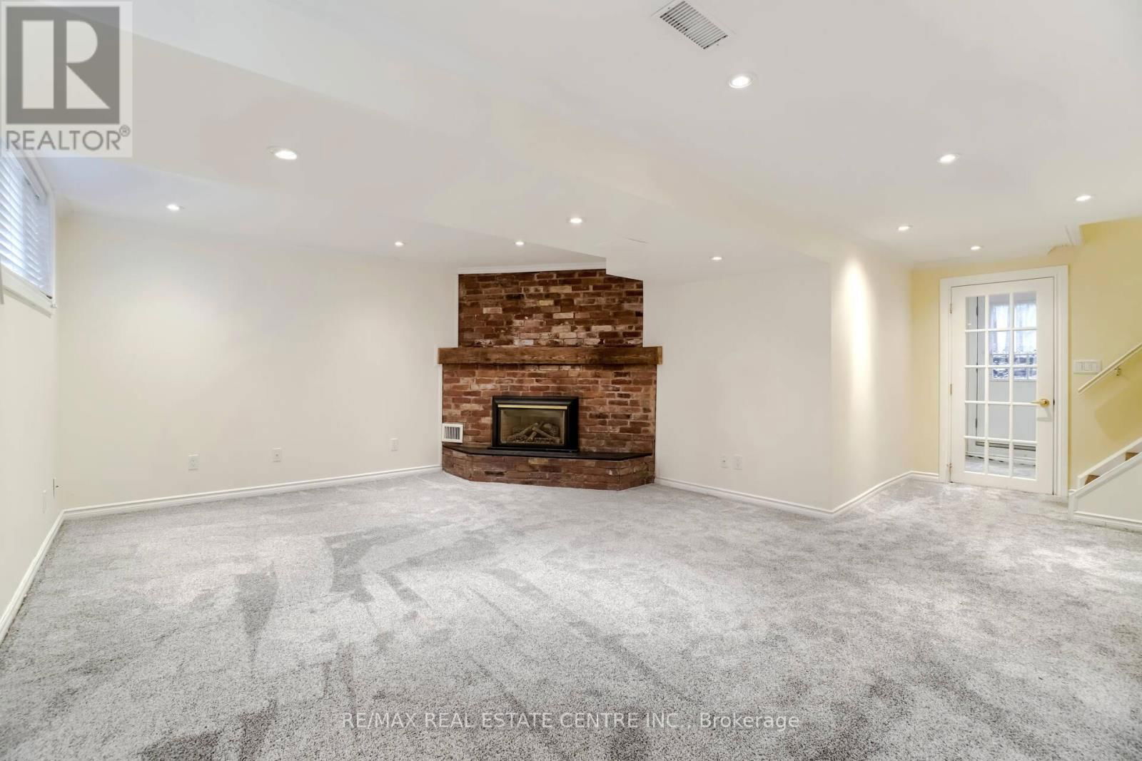 5288 MERICOURT ROAD Image 21