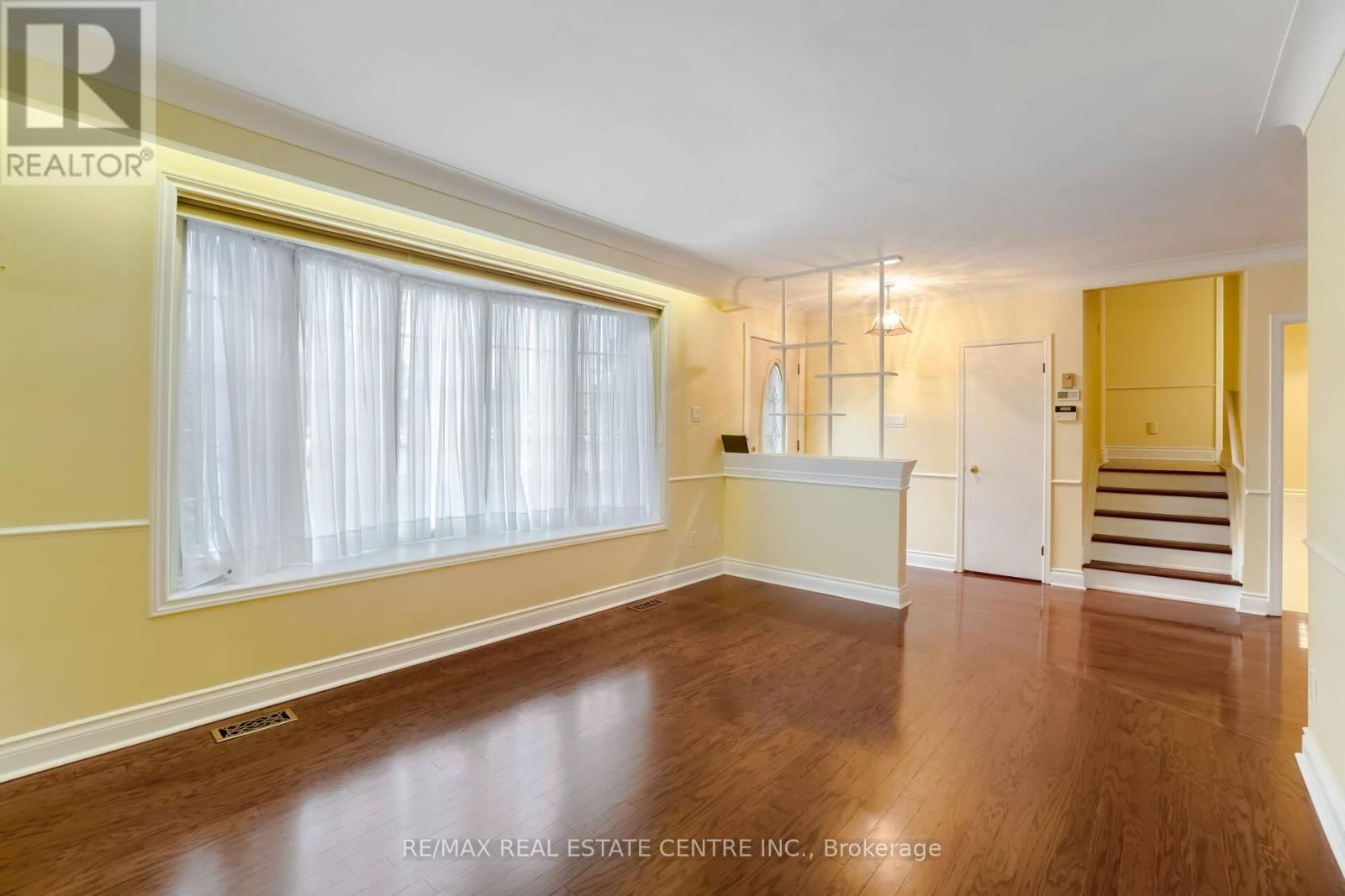 5288 MERICOURT ROAD Image 6