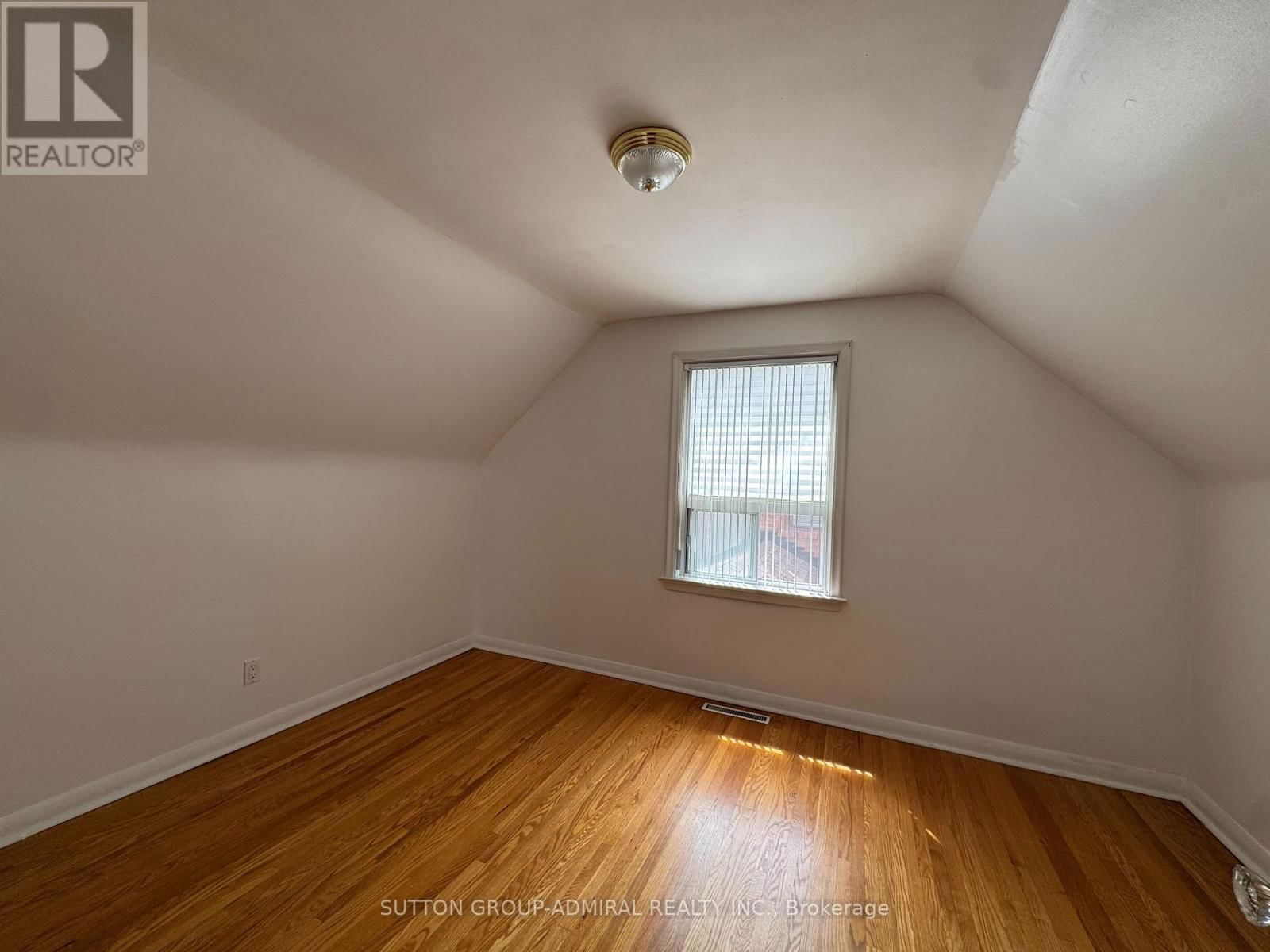 656 BROWNS LINE Image 8