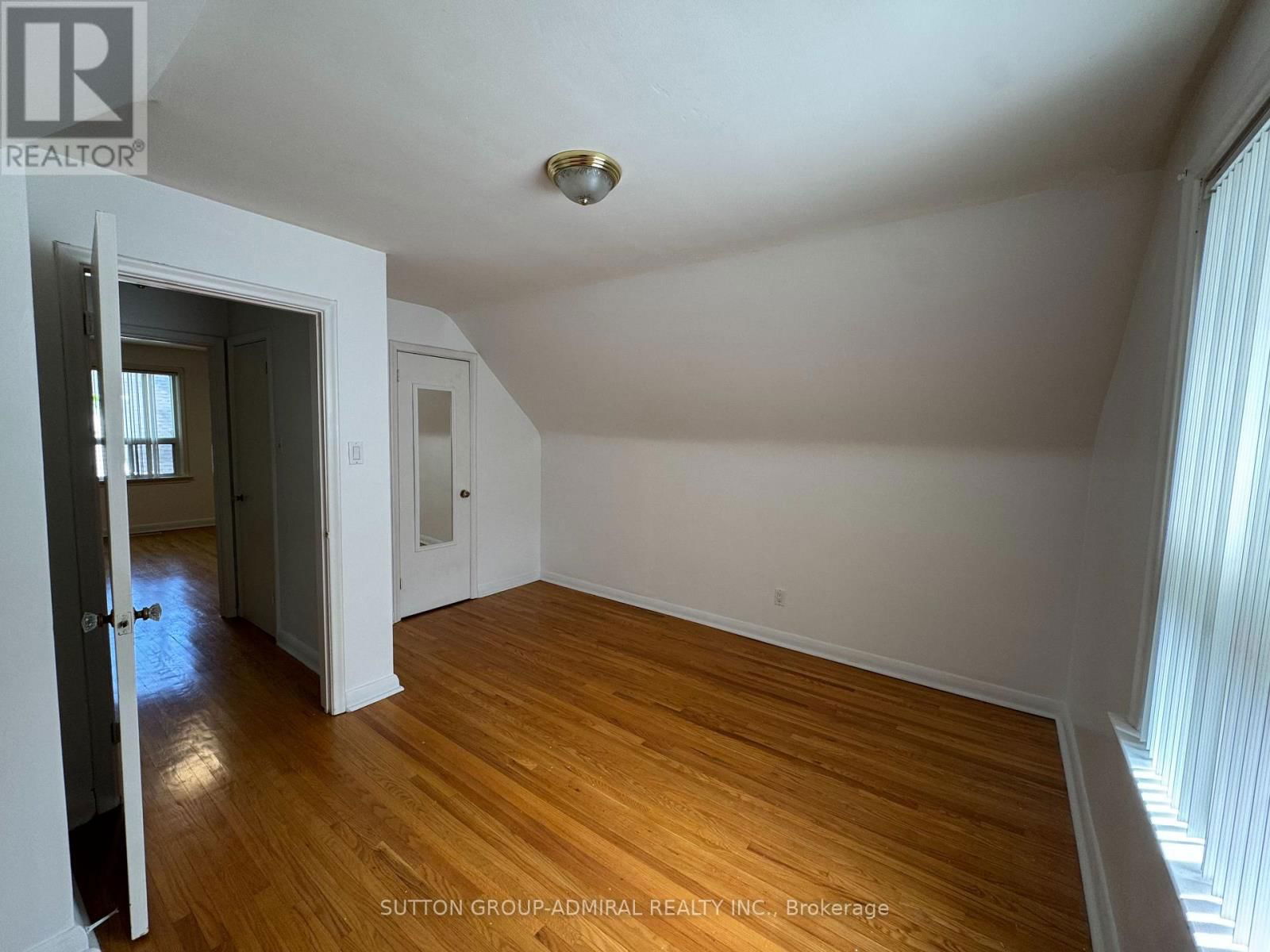 656 BROWNS LINE Image 9