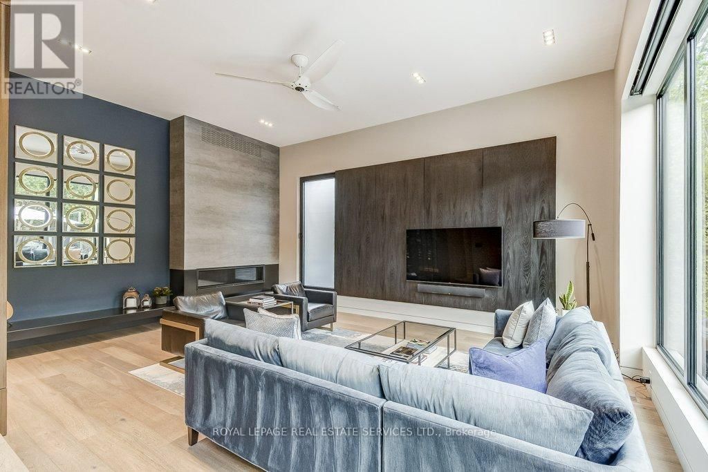 144 SPARLING COURT Image 12