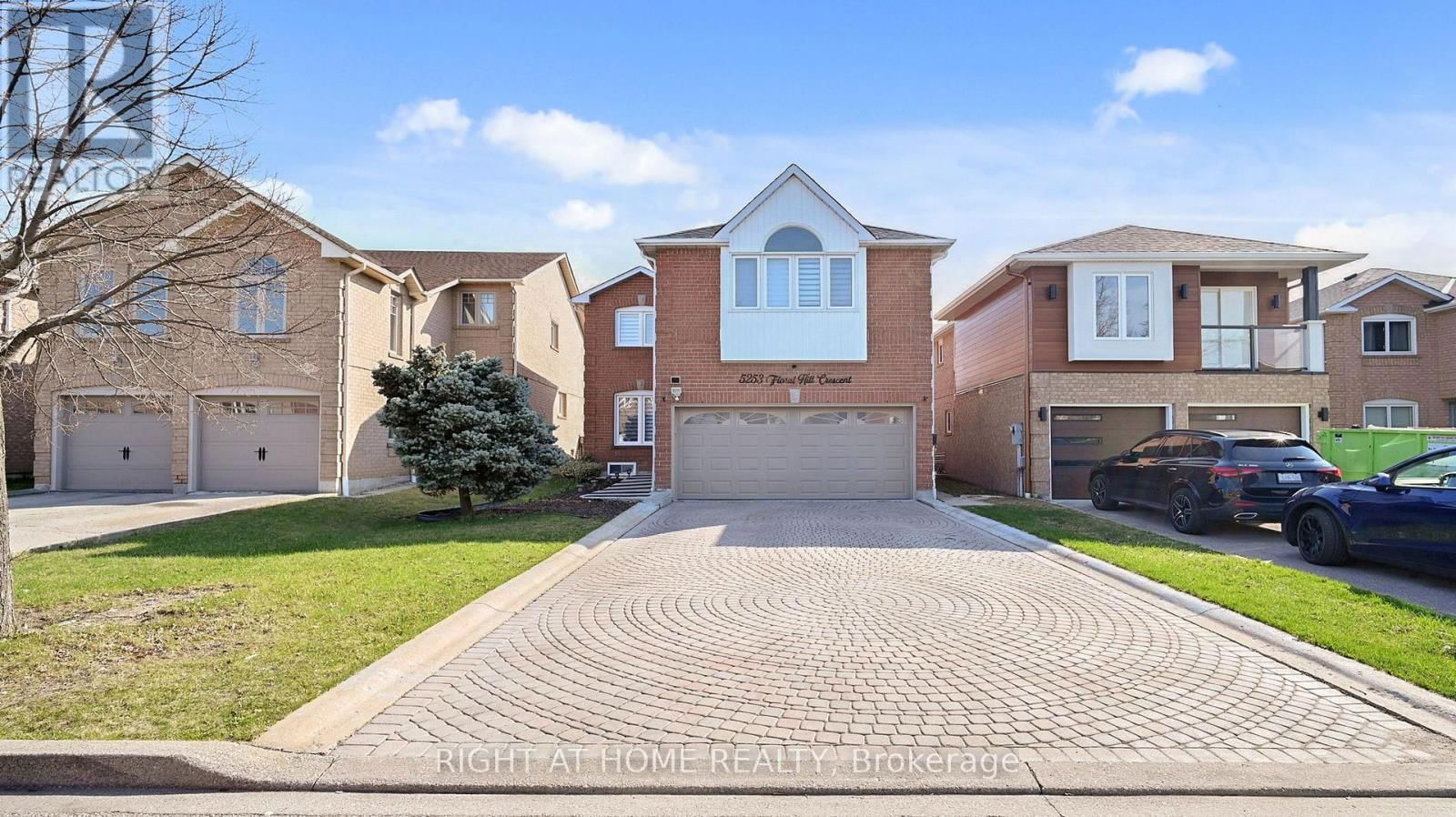 5253 FLORAL HILL CRESCENT SOUTH Image 1