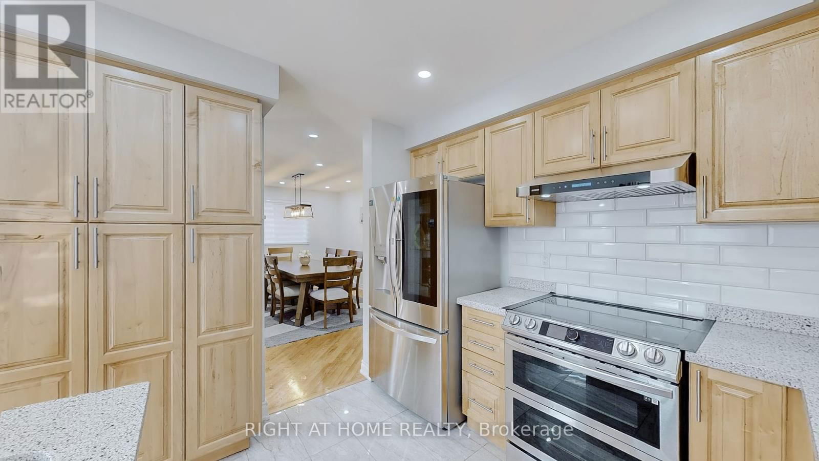 5253 FLORAL HILL CRESCENT SOUTH Image 16