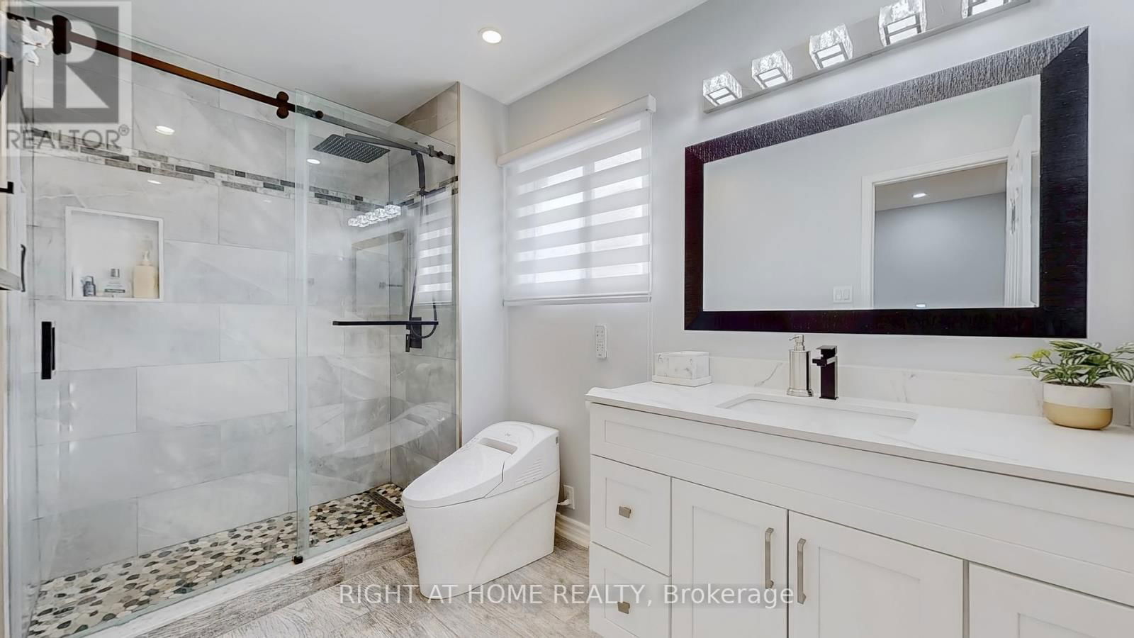5253 FLORAL HILL CRESCENT SOUTH Image 29