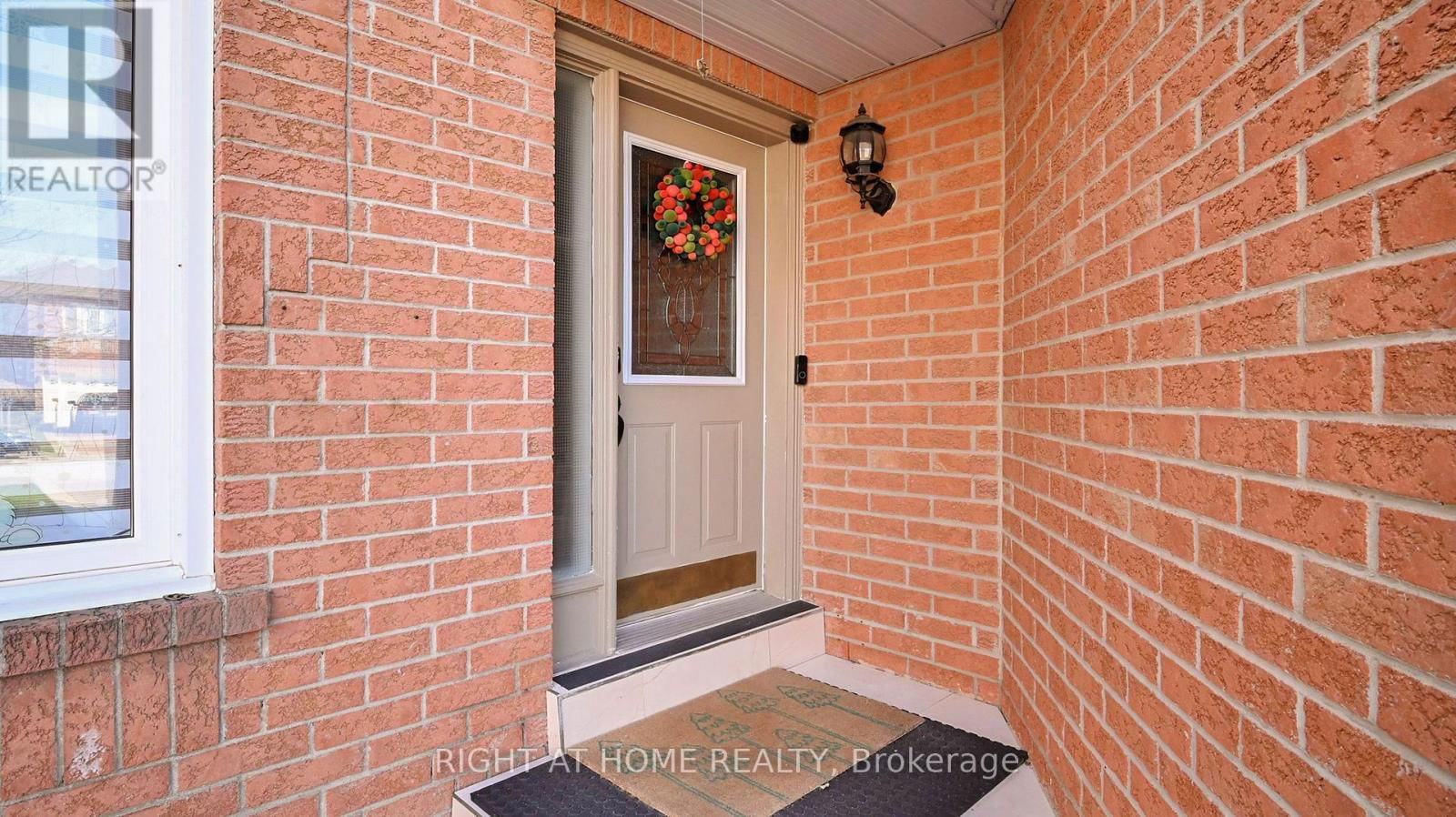 5253 FLORAL HILL CRESCENT SOUTH Image 3