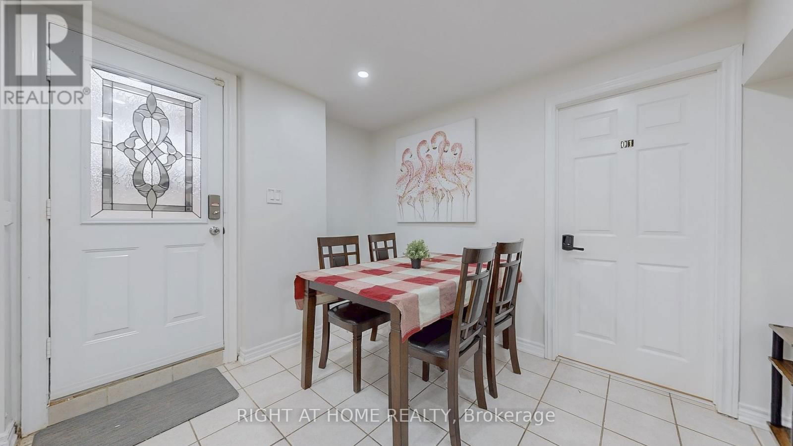 5253 FLORAL HILL CRESCENT SOUTH Image 33