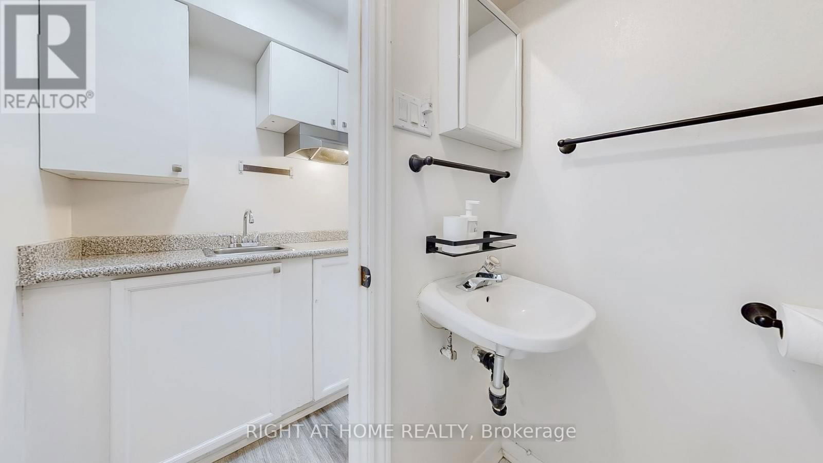 5253 FLORAL HILL CRESCENT SOUTH Image 35