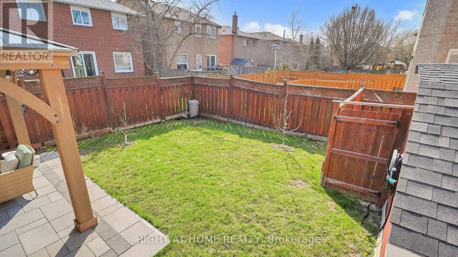5253 FLORAL HILL CRESCENT SOUTH Image 47