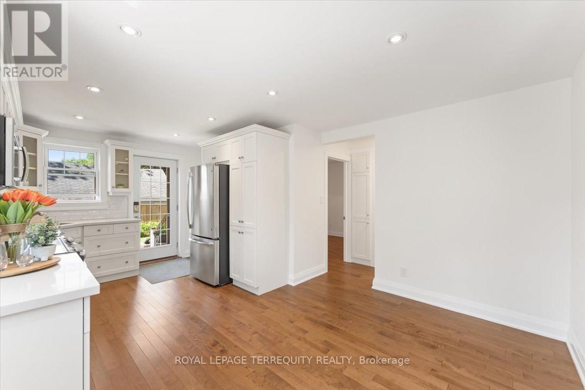 Main Unit - 1431 CAROLINE STREET Image 11