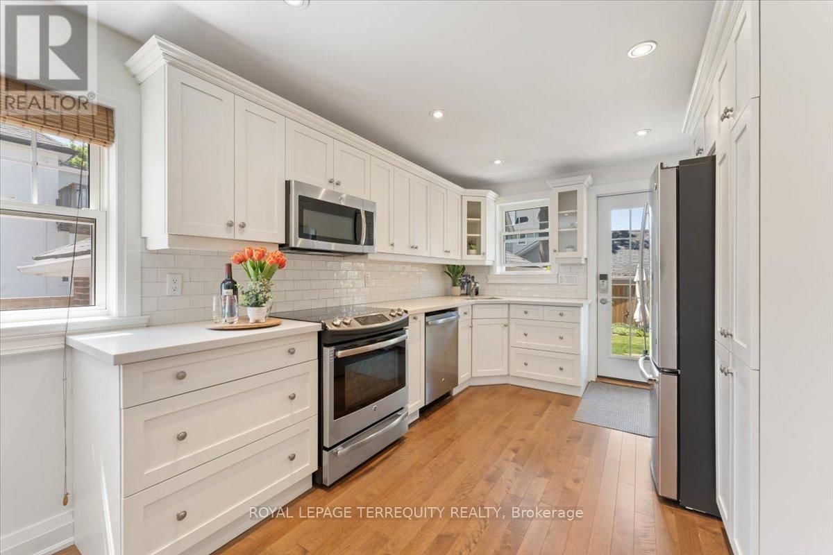 Main Unit - 1431 CAROLINE STREET Image 12