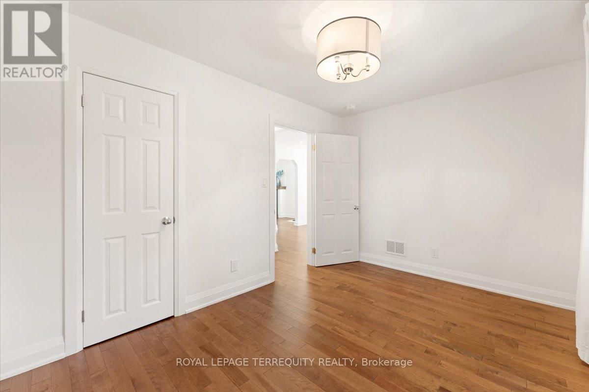 Main Unit - 1431 CAROLINE STREET Image 17