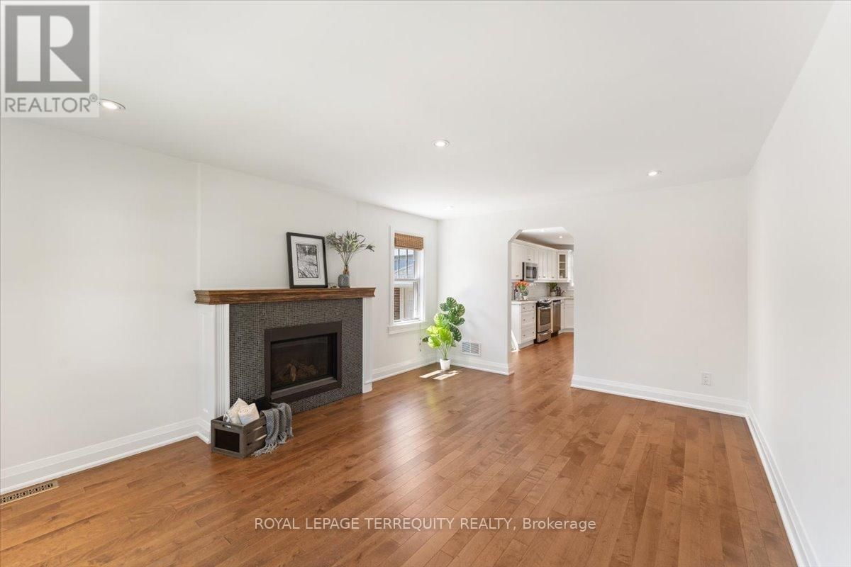 Main Unit - 1431 CAROLINE STREET Image 6