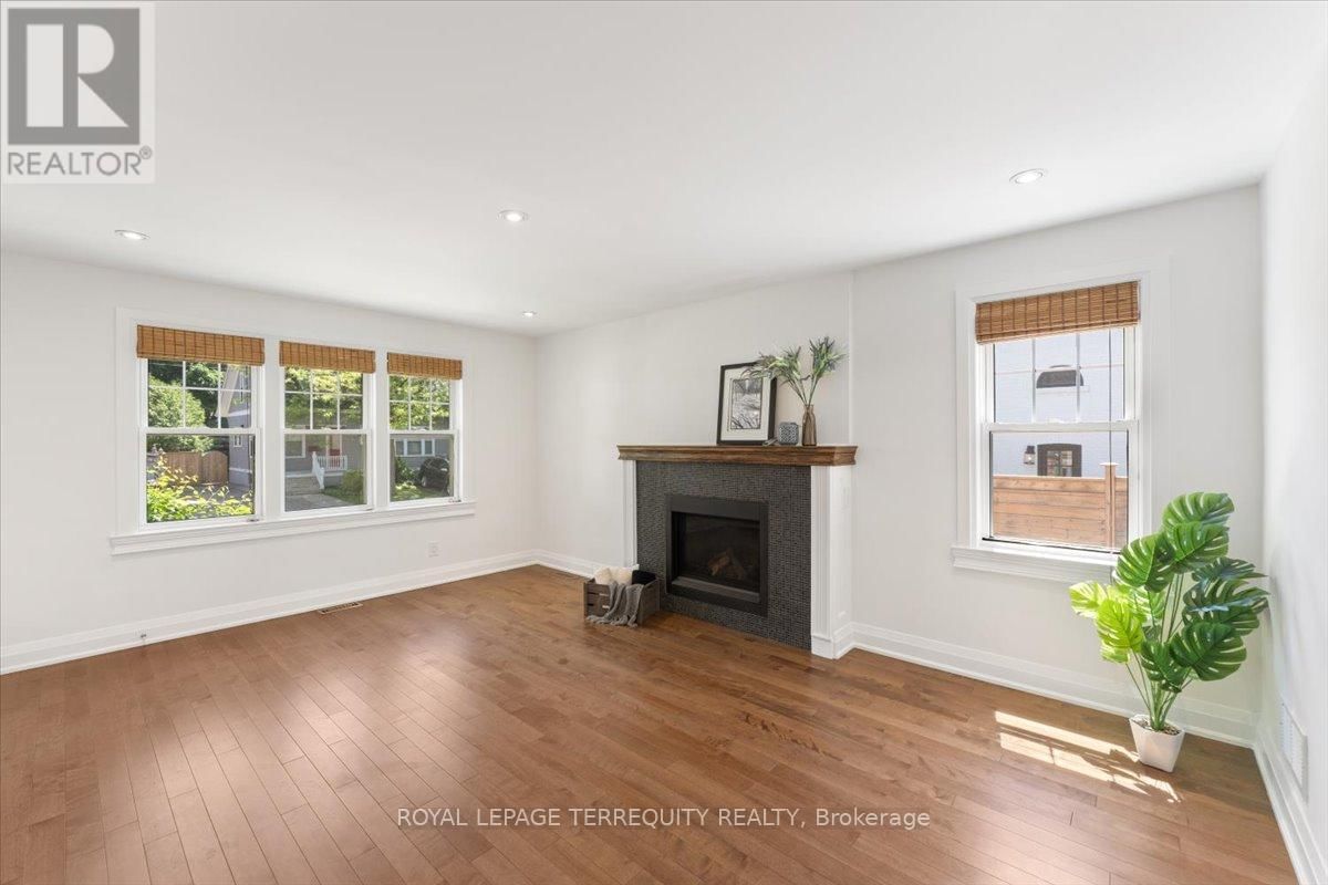 Main Unit - 1431 CAROLINE STREET Image 7
