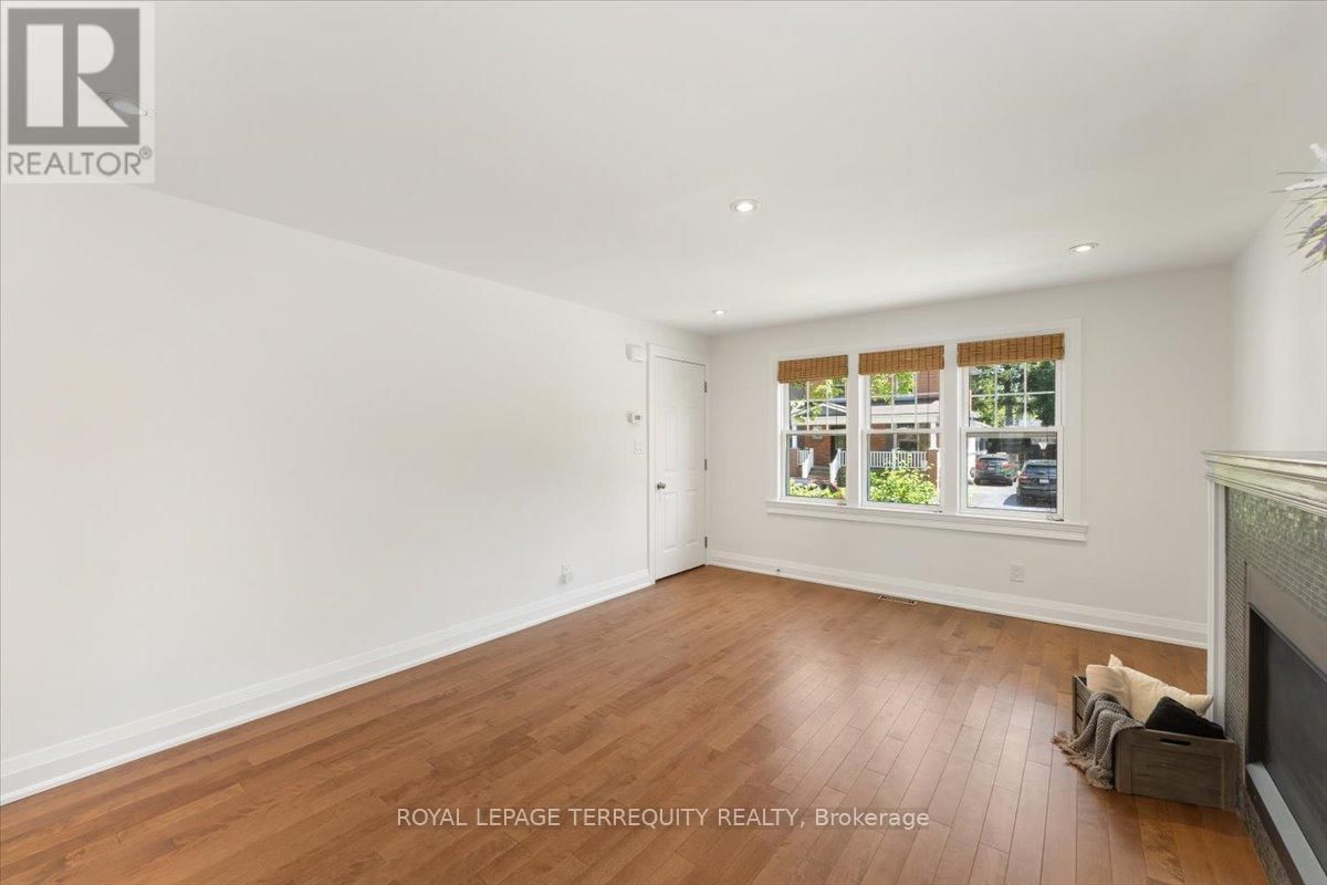 Main Unit - 1431 CAROLINE STREET Image 8