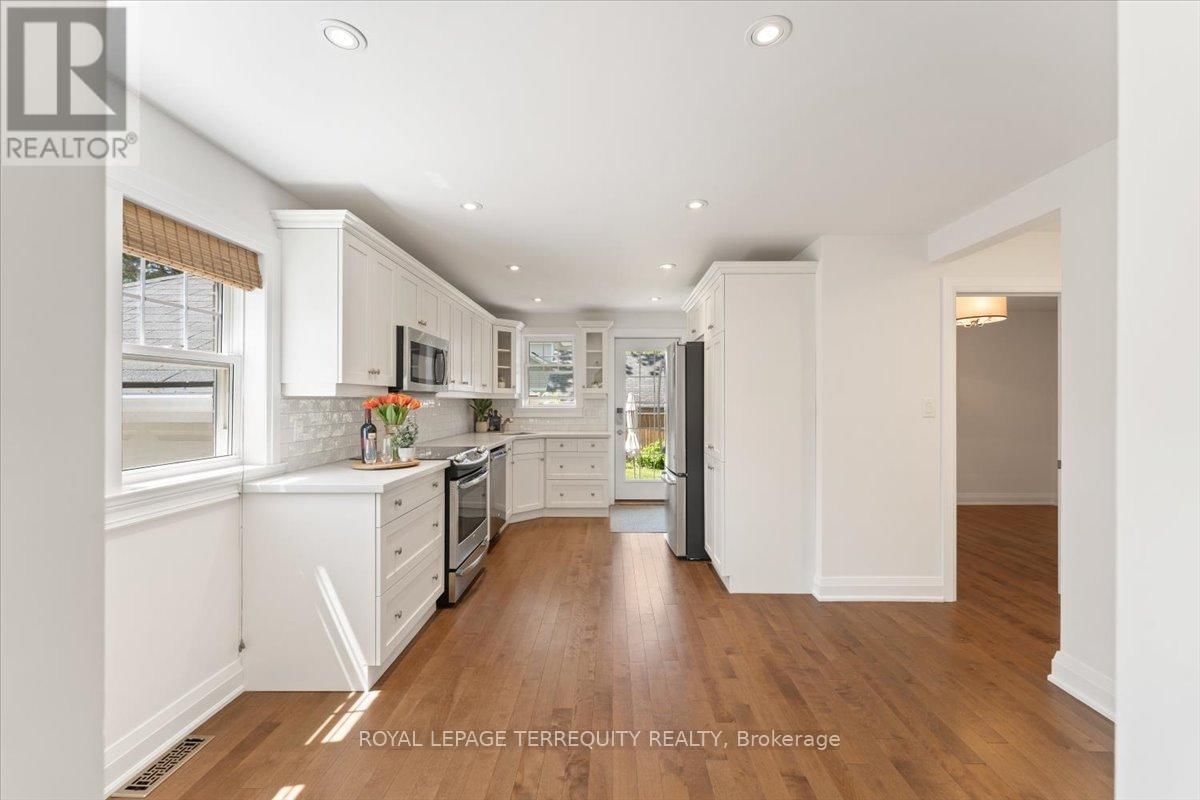 Main Unit - 1431 CAROLINE STREET Image 9