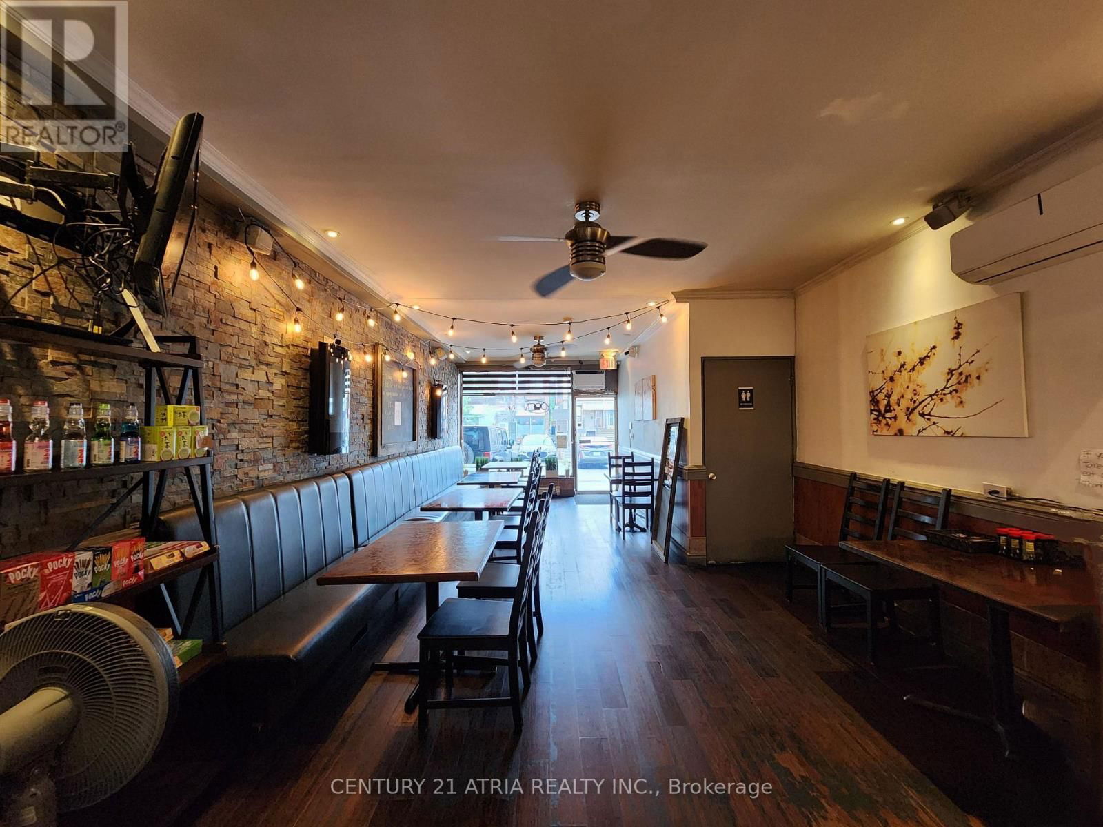1553 DUPONT STREET Image 2