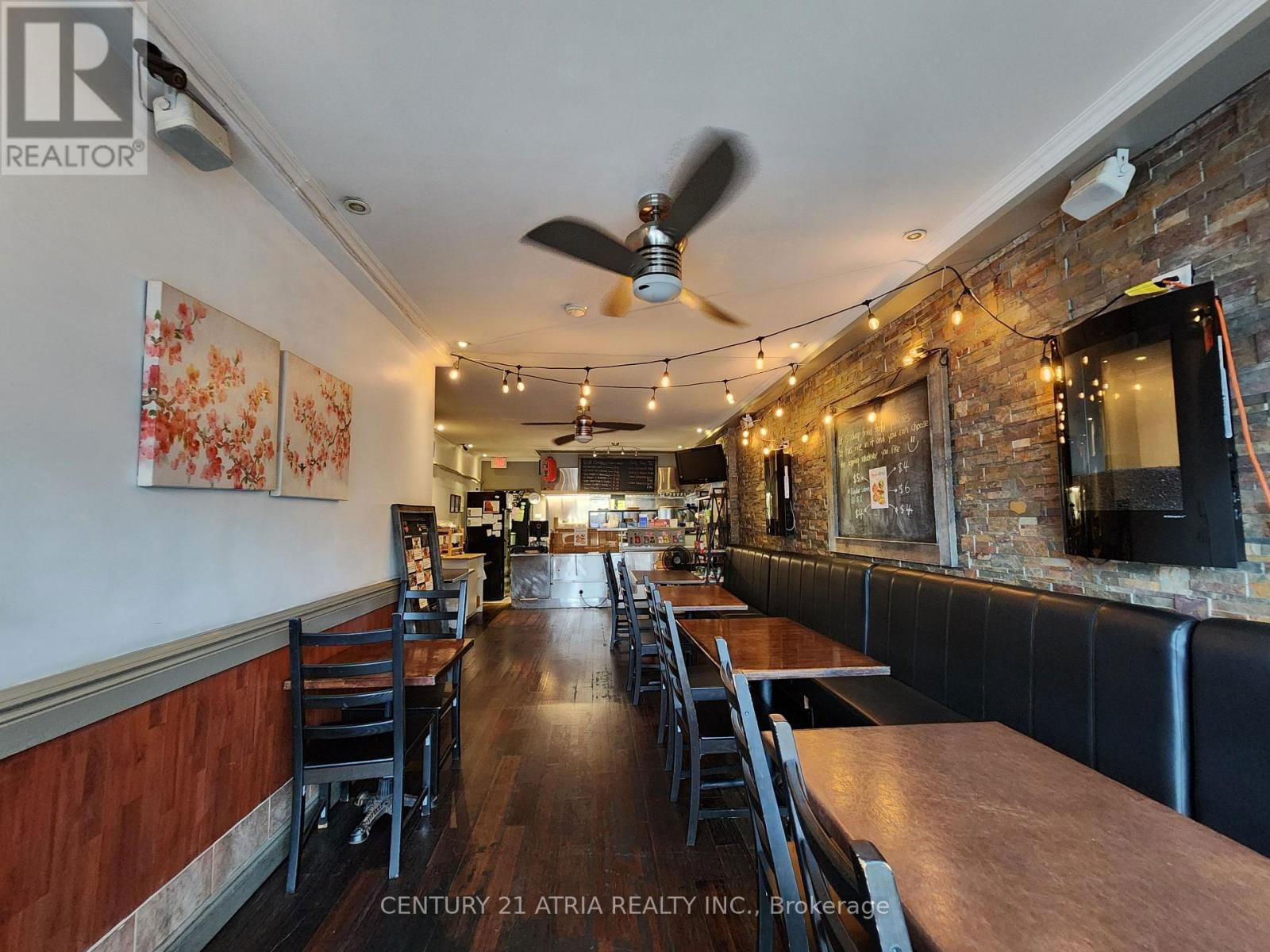 1553 DUPONT STREET Image 3