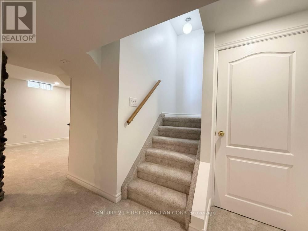 3841 CRAIGHURST AVENUE Image 28