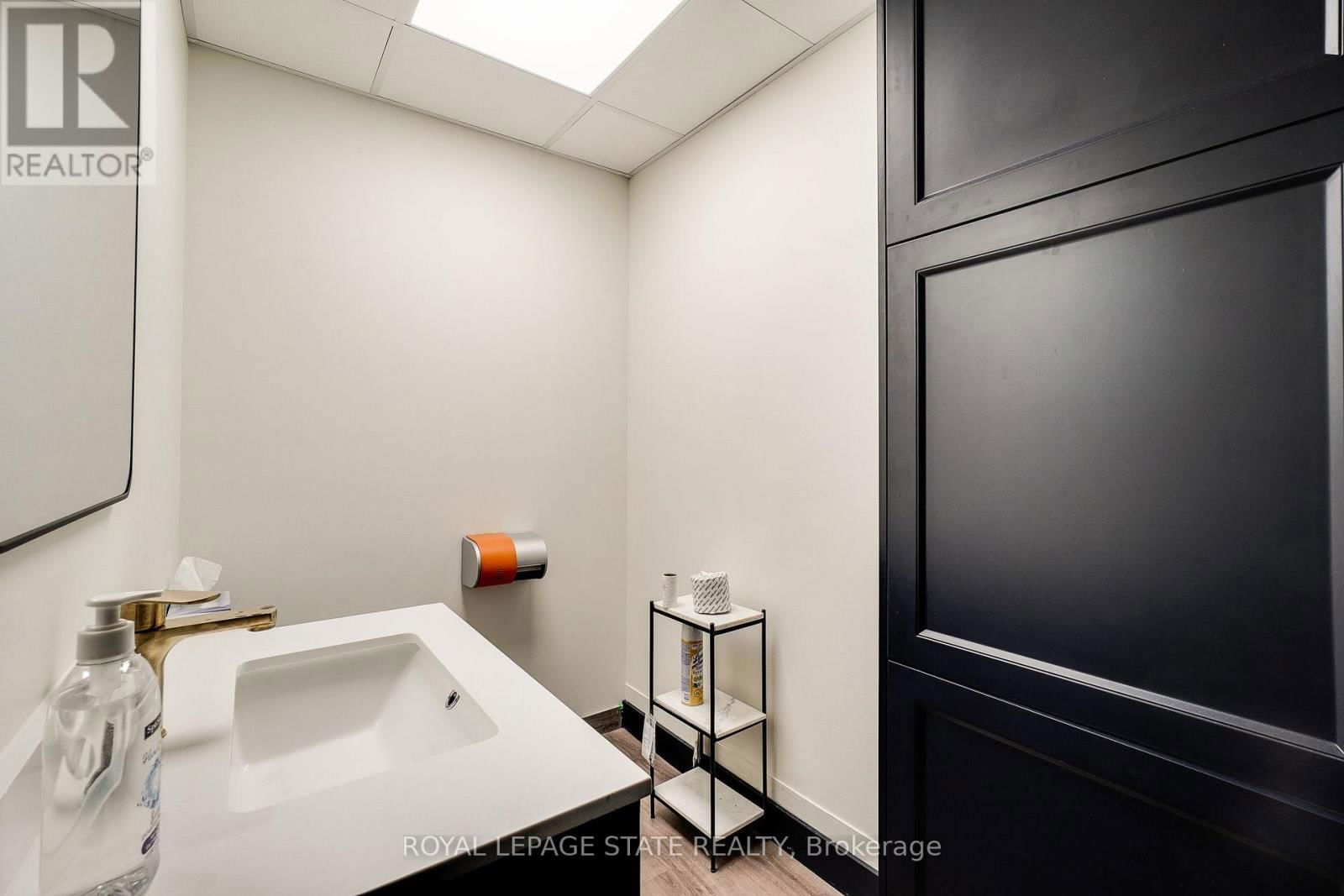 1 - 3485 HARVESTER ROAD Image 26