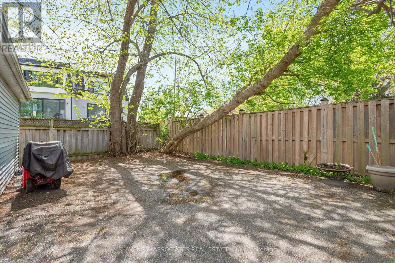 20 BENSON AVENUE Image 48
