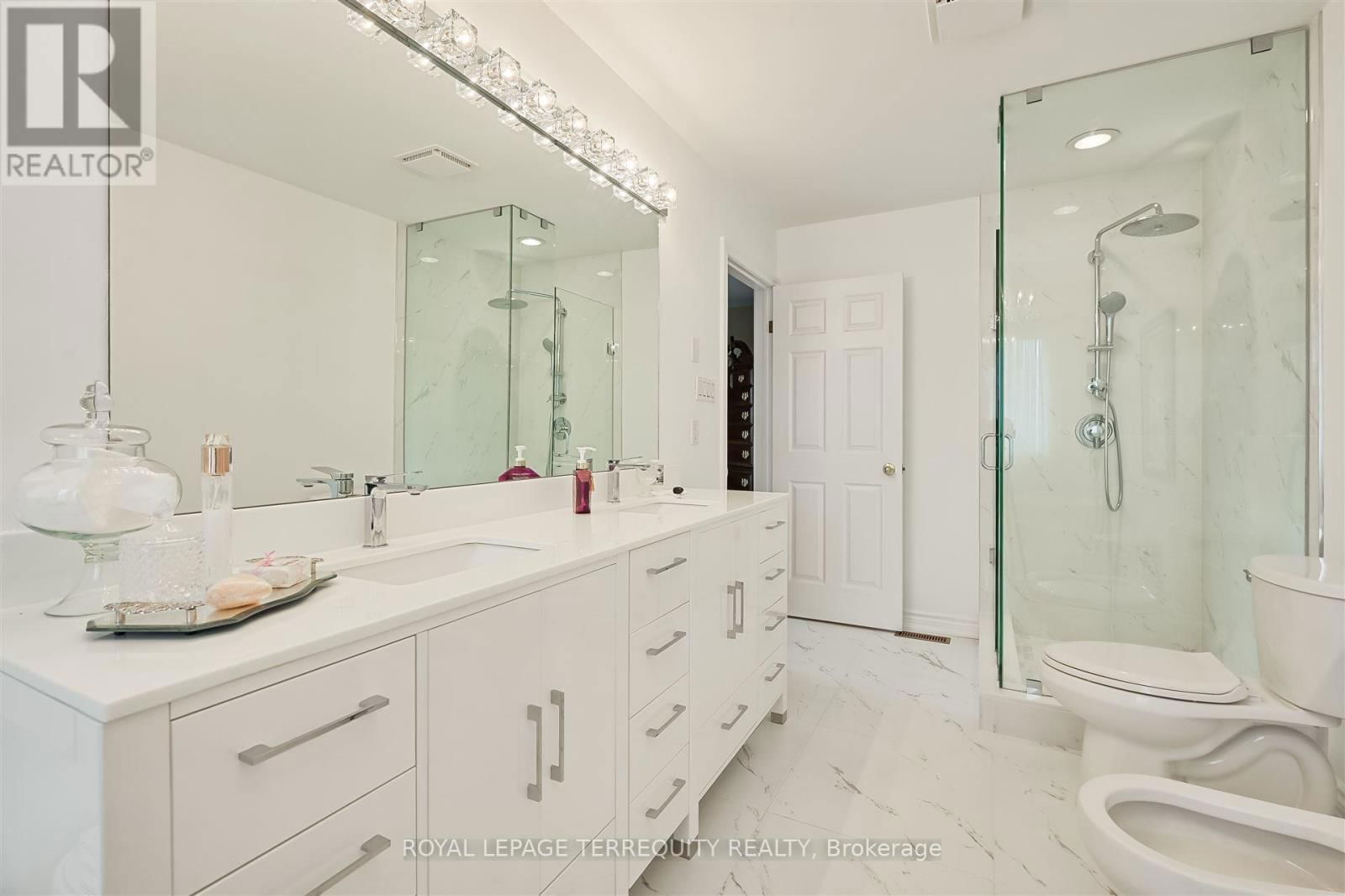 11 BLAKETON ROAD Image 23