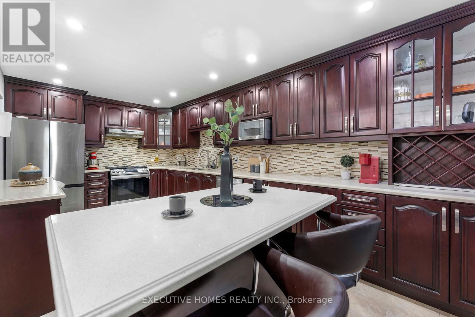 44 PEBBLESTONE CIRCLE Image 15