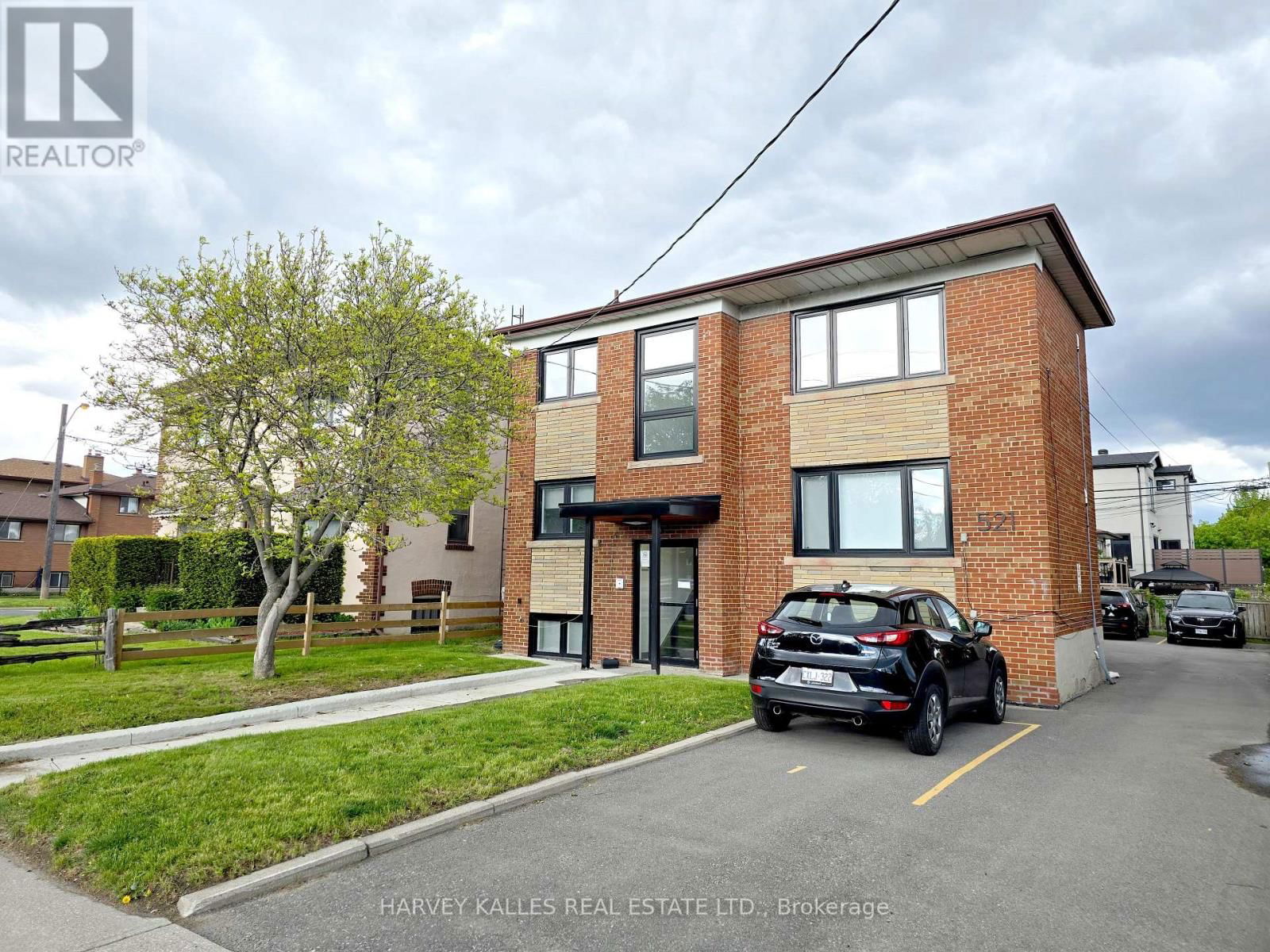 521 BROWN'S LINE Image 1