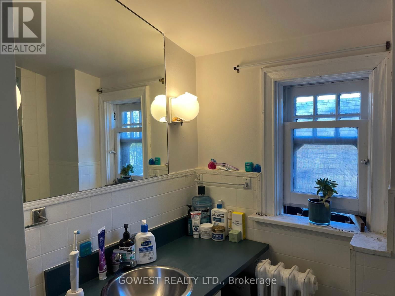 1 - 312 QUEBEC AVENUE Image 13