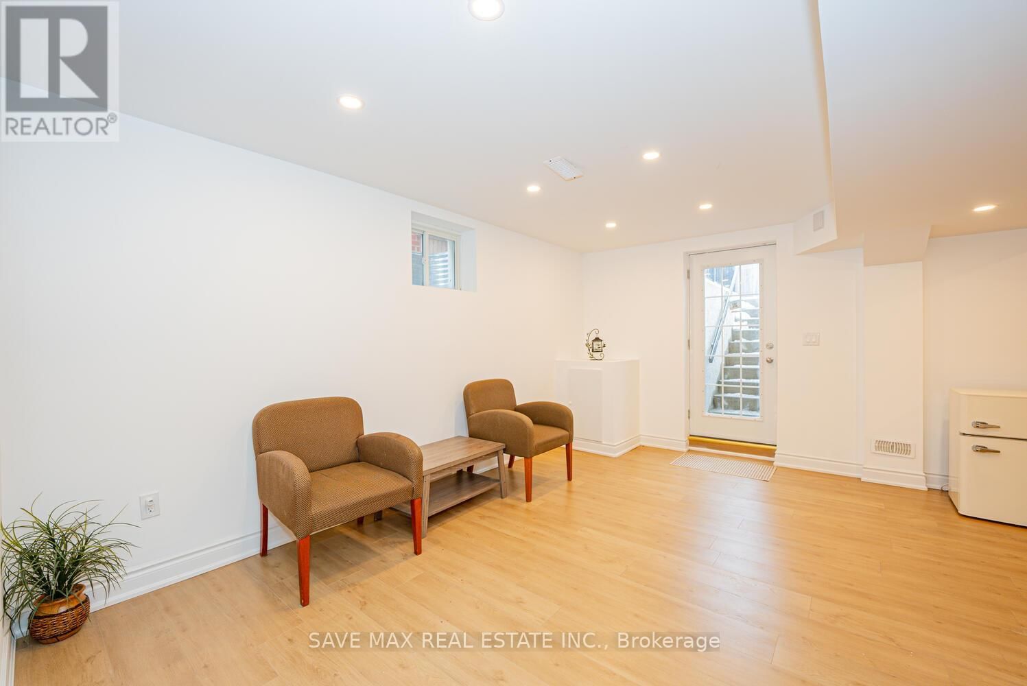 305 TRUDEAU DRIVE Image 25
