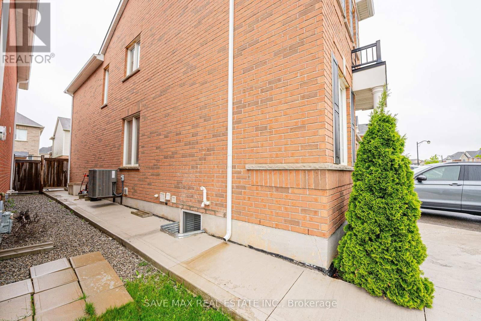 305 TRUDEAU DRIVE Image 32