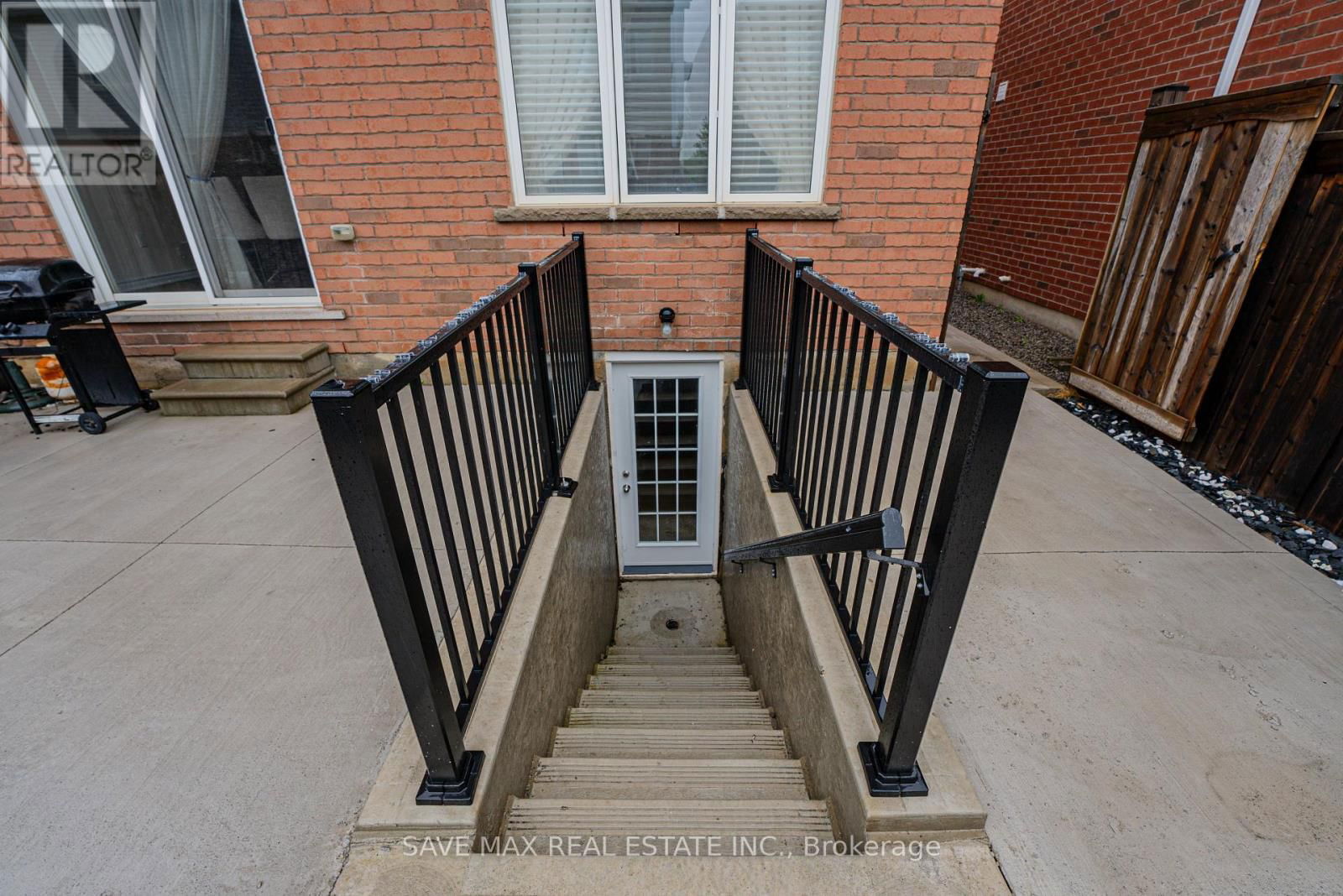305 TRUDEAU DRIVE Image 36