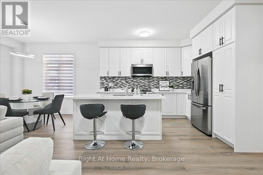 465 DUNDAS STREET EAST Image 14