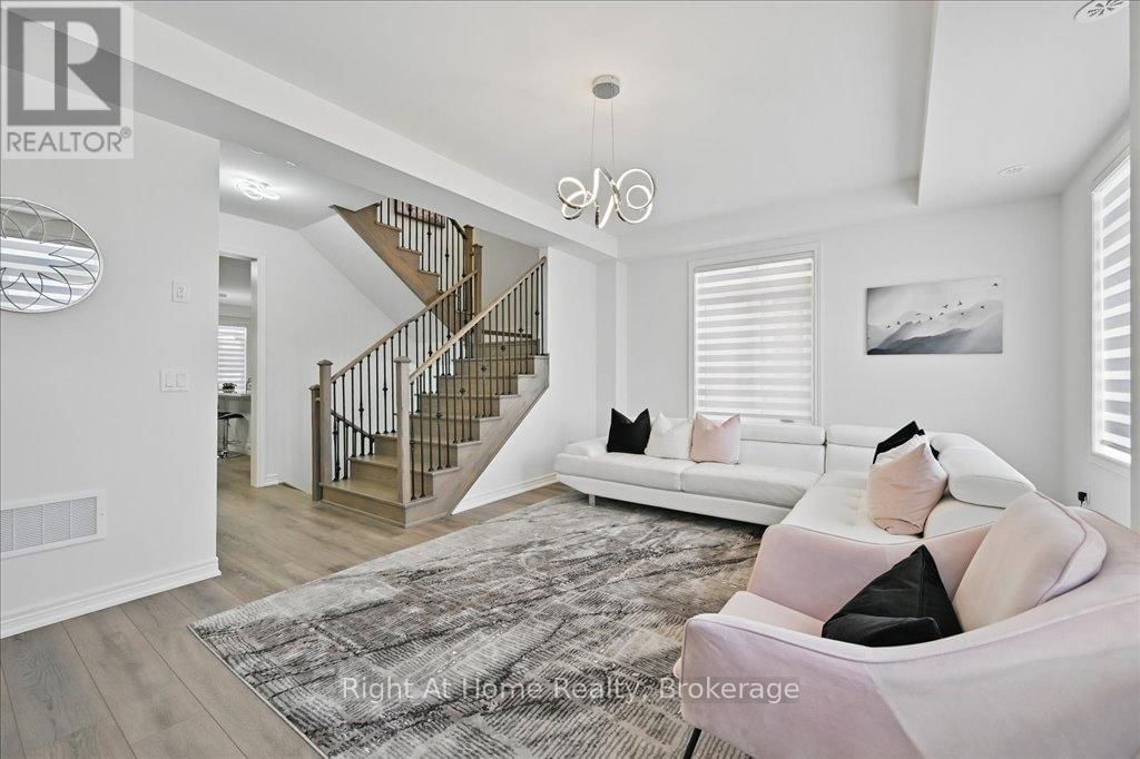 465 DUNDAS STREET EAST Image 24