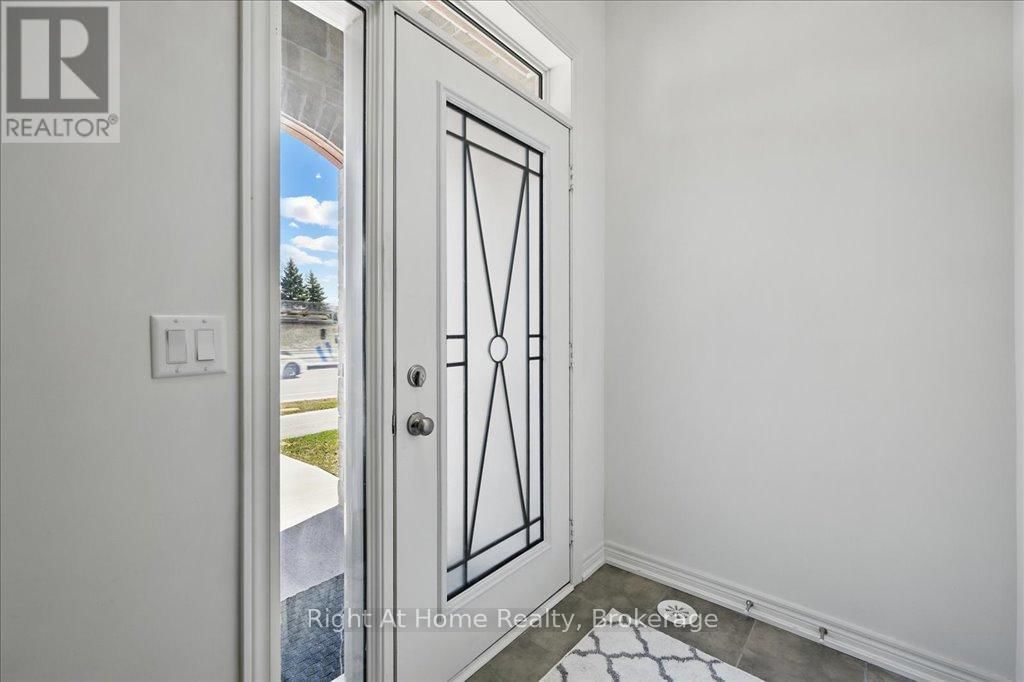 465 DUNDAS STREET EAST Image 4