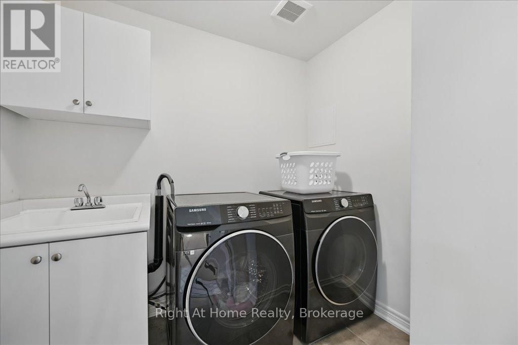 465 DUNDAS STREET EAST Image 8