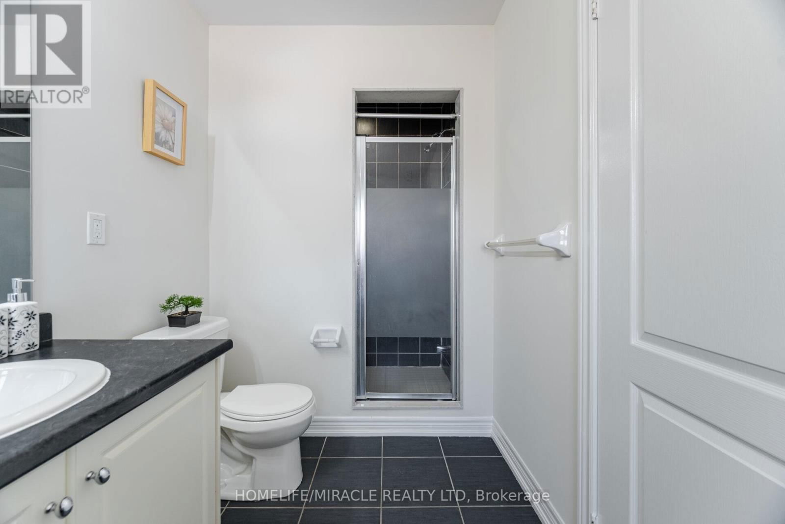 33 SEA DRIFTER CRESCENT Image 17