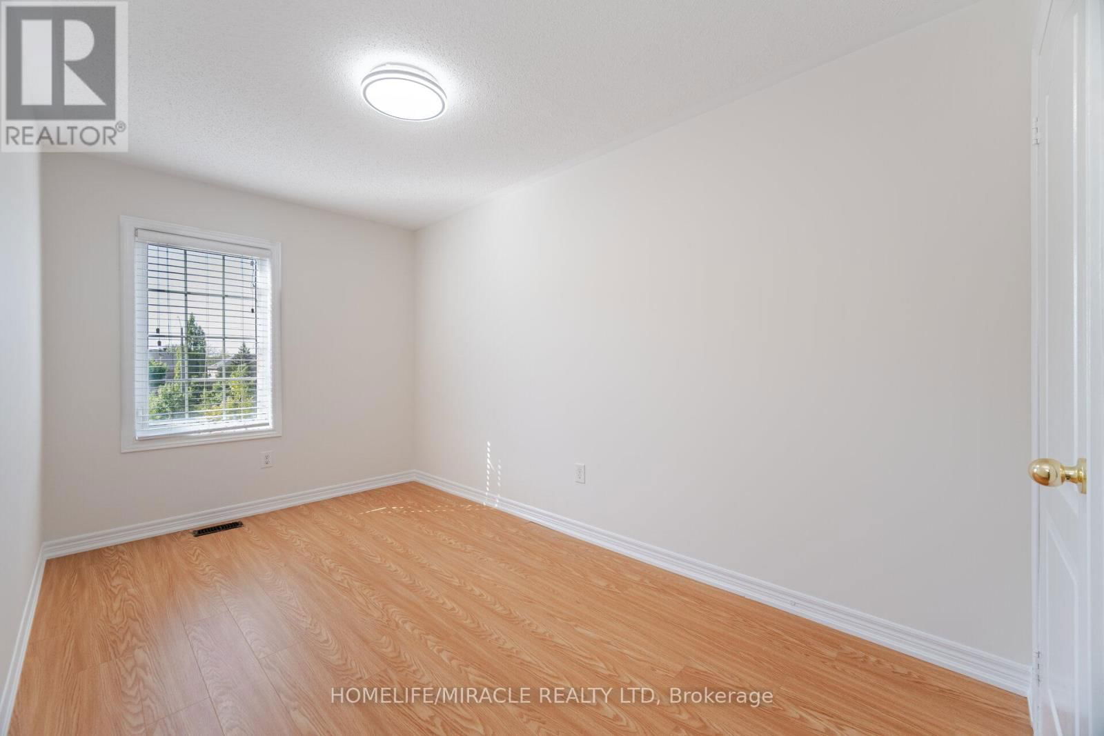 33 SEA DRIFTER CRESCENT Image 22