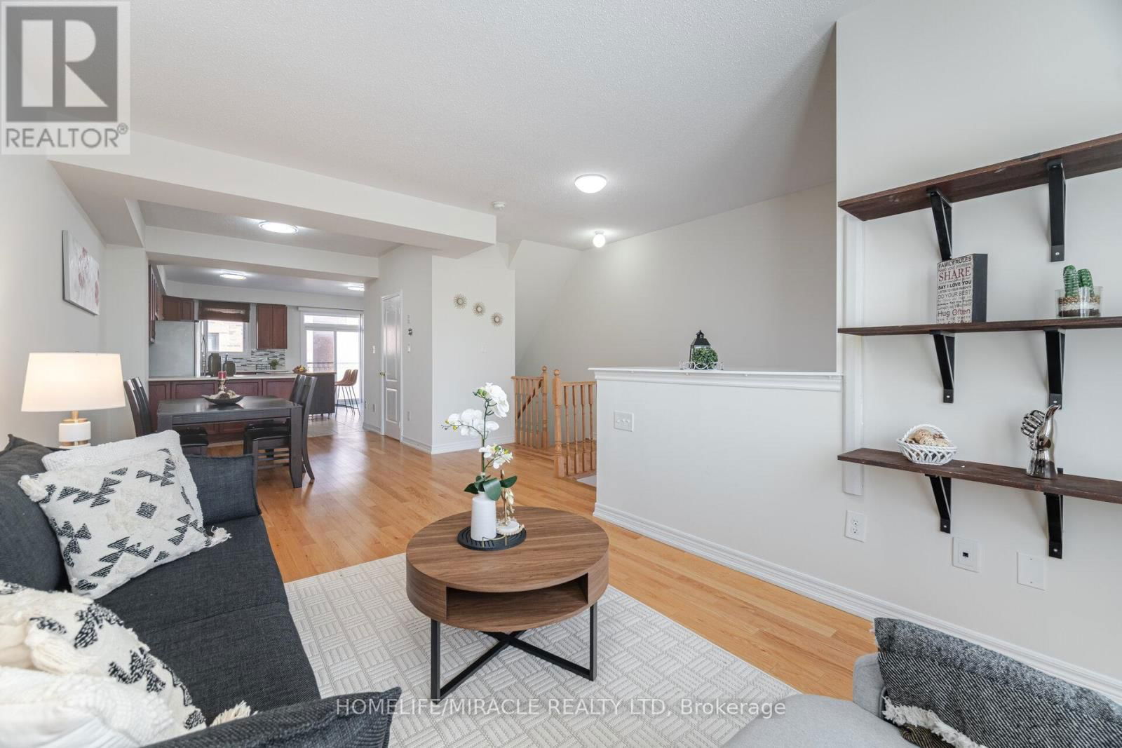 33 SEA DRIFTER CRESCENT Image 6