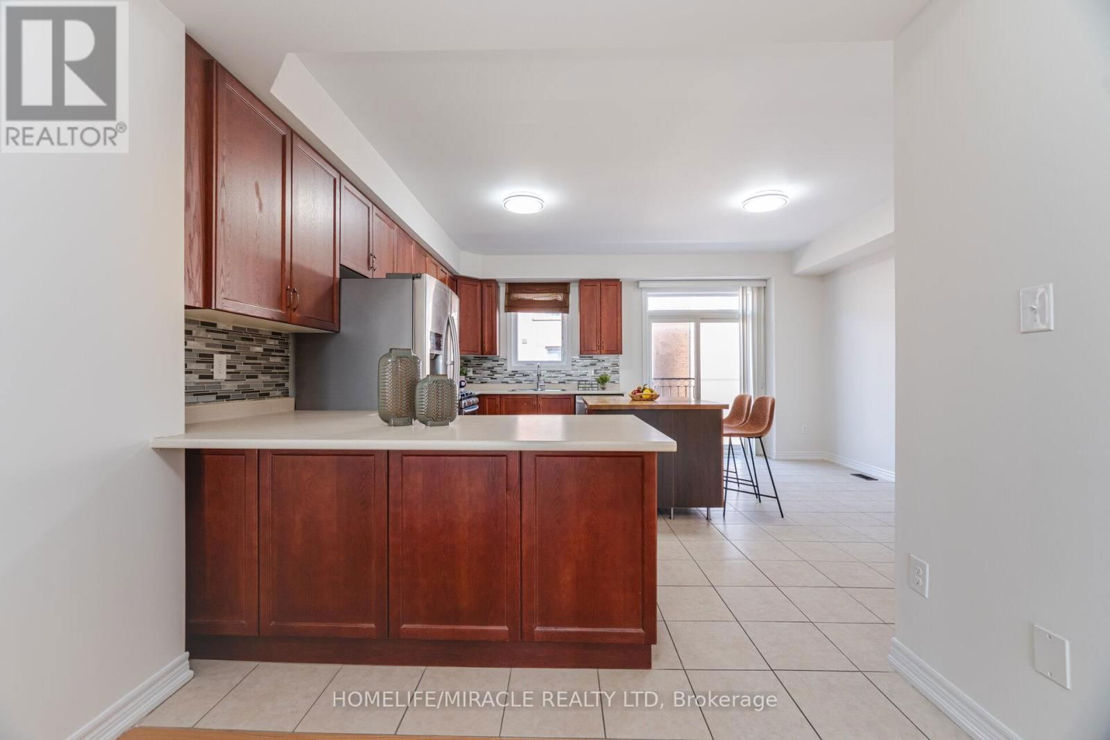 33 SEA DRIFTER CRESCENT Image 9