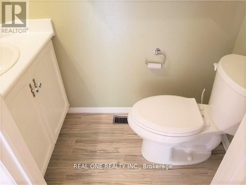 6061 LEESIDE CRESCENT Image 12